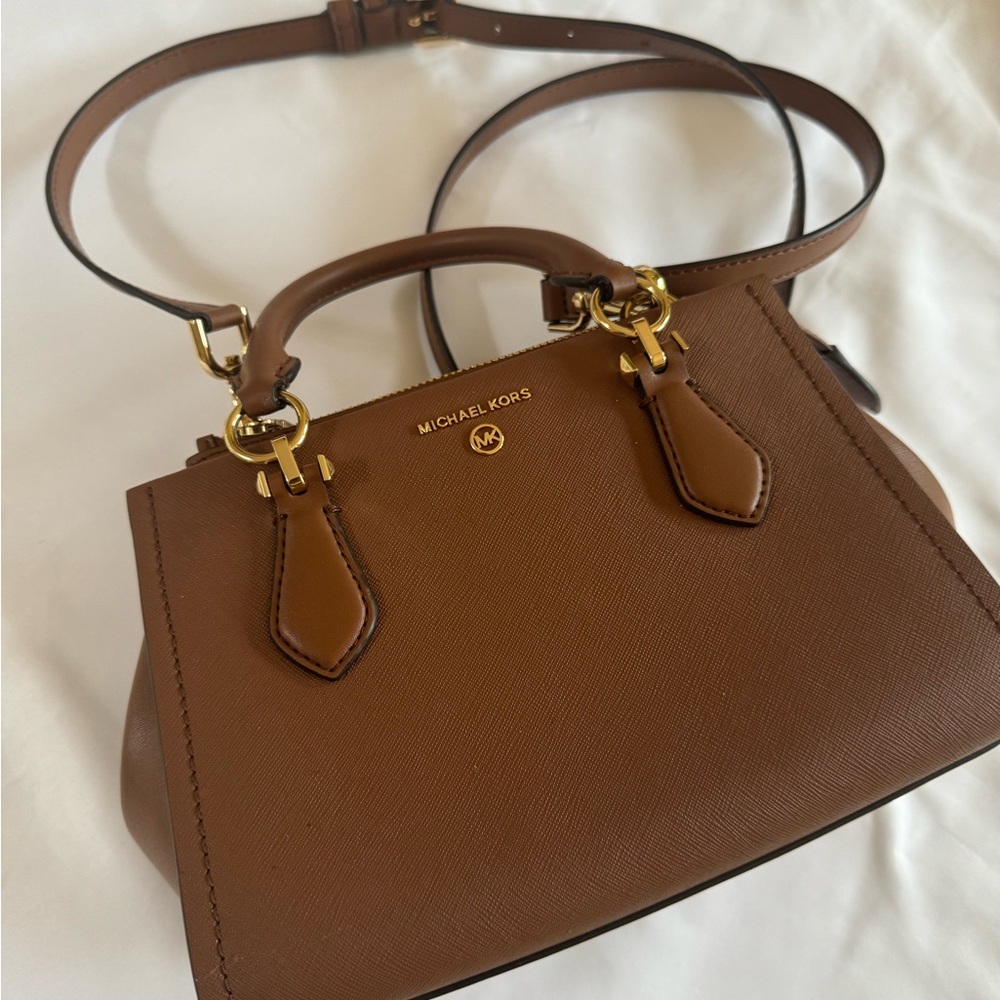 Michael kors hand bag crossbody bag new no tag brown